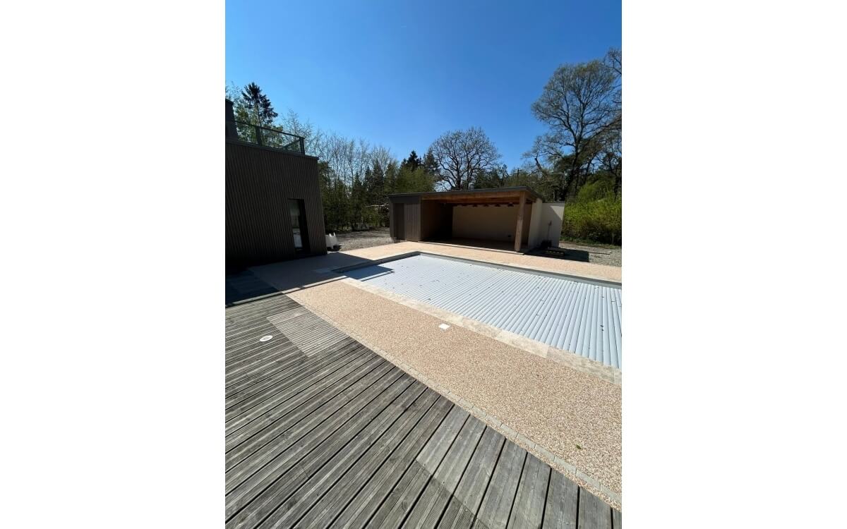 Cration Plage de piscine en dallage sur plots, Dm profil, grs crame, Hydrostar et Pav la couture  Domfront conue le 10/04/2025