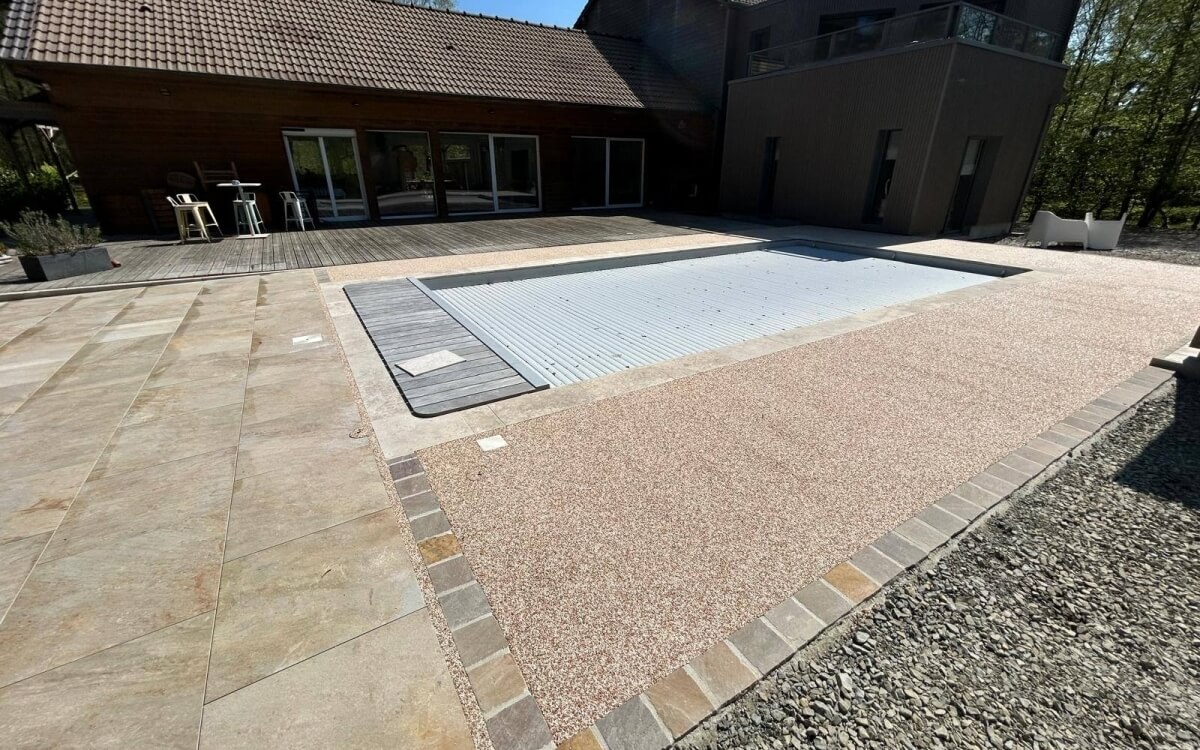 Cration Plage de piscine en dallage sur plots, Dm profil, grs crame, Hydrostar et Pav la couture  Domfront conue le 10/04/2025