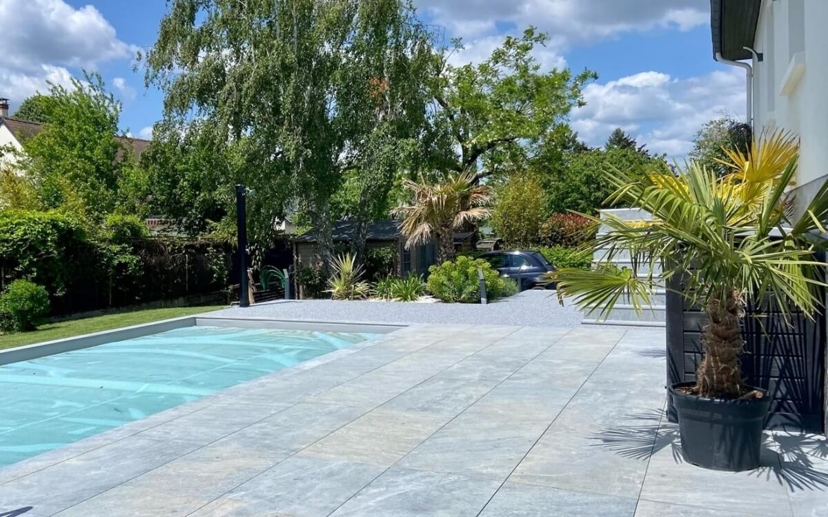 Cration Plage de piscine en Hydrostar  montreuil  ralise le 14/05/2025