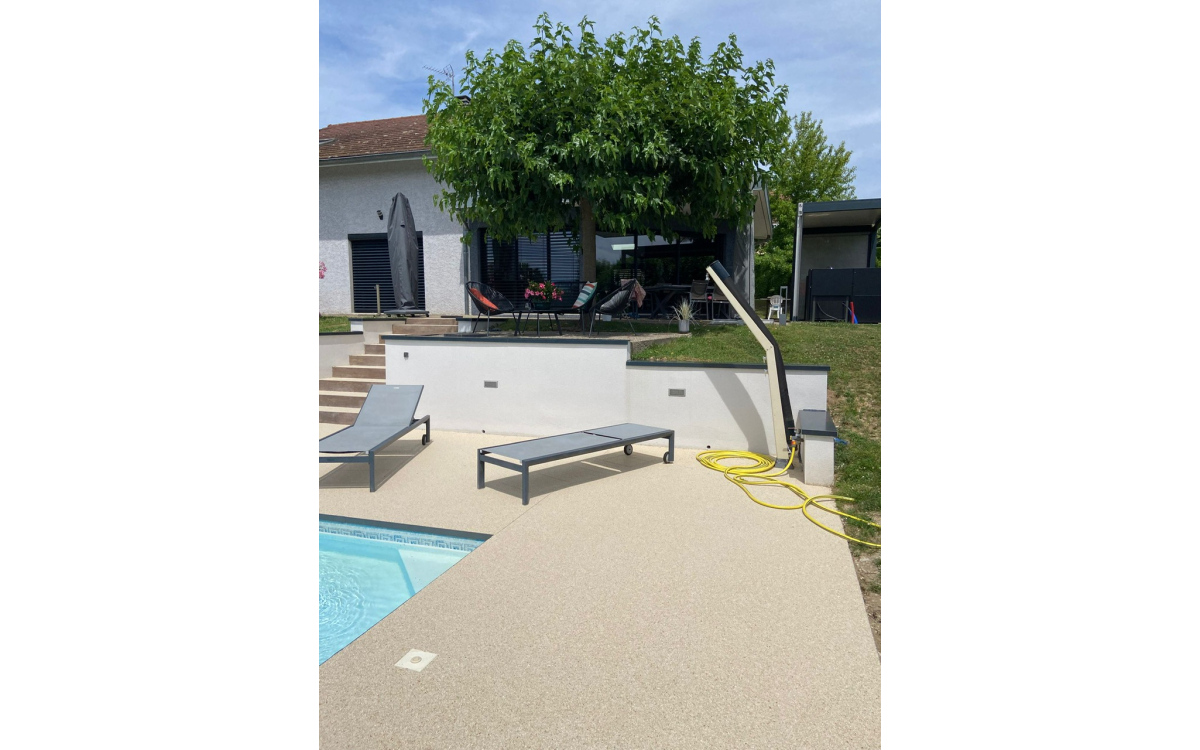 Cration Plage de piscine en Hydrostar - Isre ralise le 24/06/2025