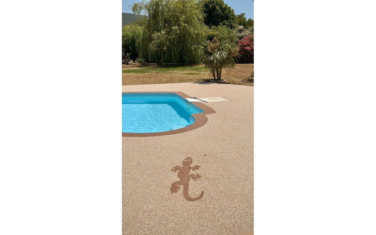 Cration Plage de piscine en Hydrostar et Pav la couture  ST ANDRE DE ROQUELONGUE ralise le 30/06/2025