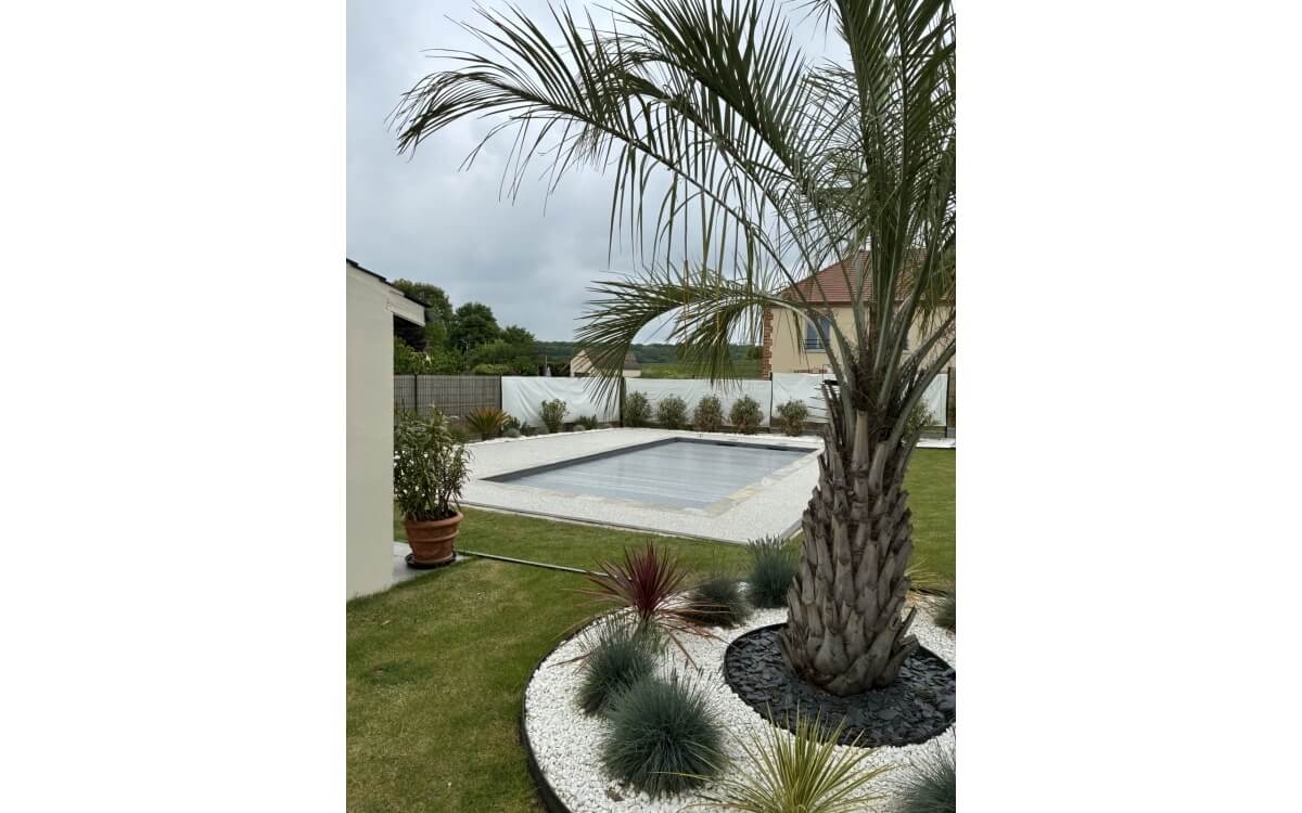 Cration Plage de piscine en Hydrostar  SAINT SULPICE ralise le 13/05/2025
