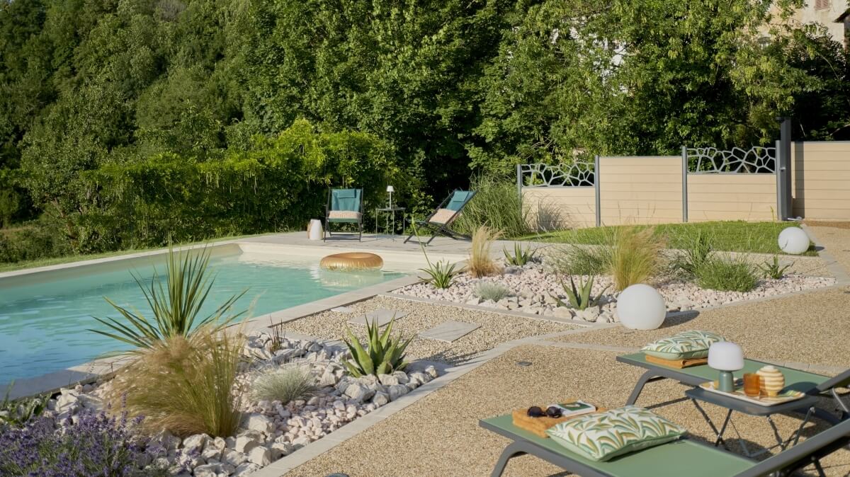 Ralisation Plage de piscine   Val Revermont cre le 18/04/2023