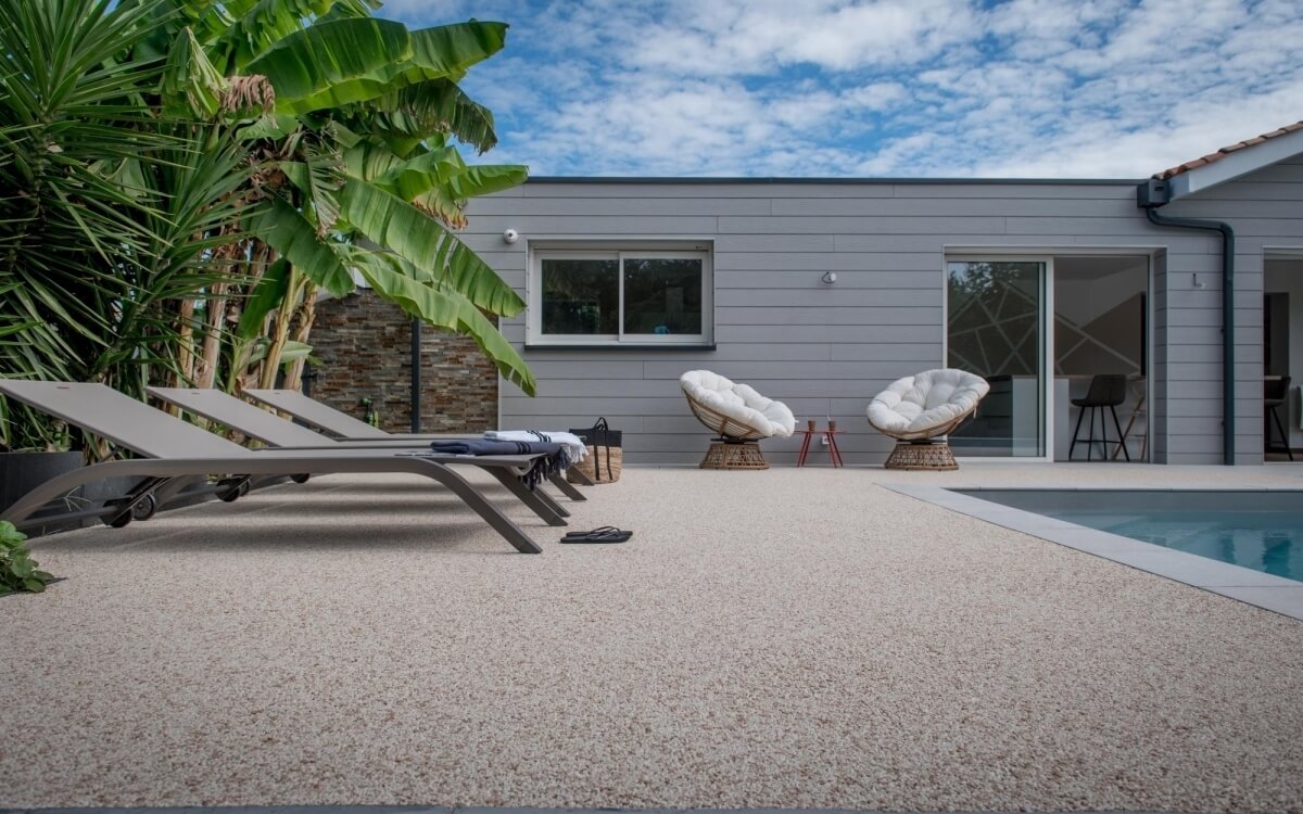 Cr�ation Plage de piscine en Hydrostar� - Lot et Garonne