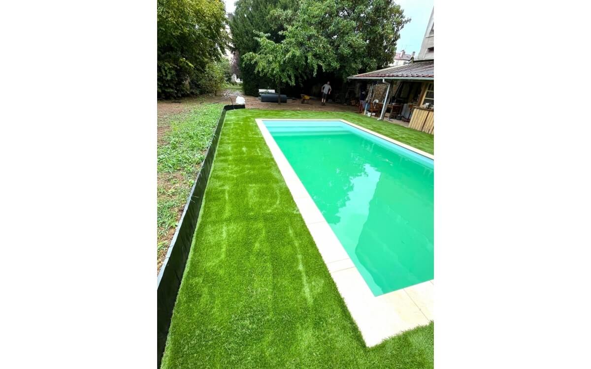 Conception Plage de piscine en Dm green� et gr�s c�rame - Meurthe et Moselle r�alis�e le 29/08/2025