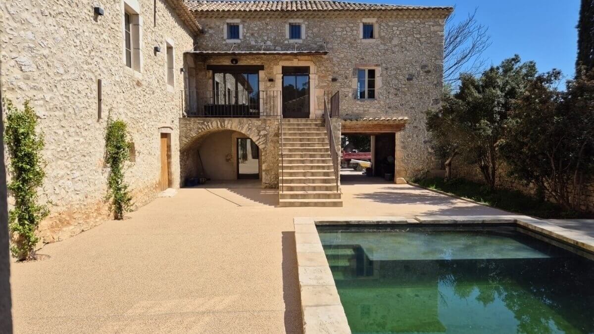 Cr�ation Plage de piscine en Hydrostar� - Lot et Garonne