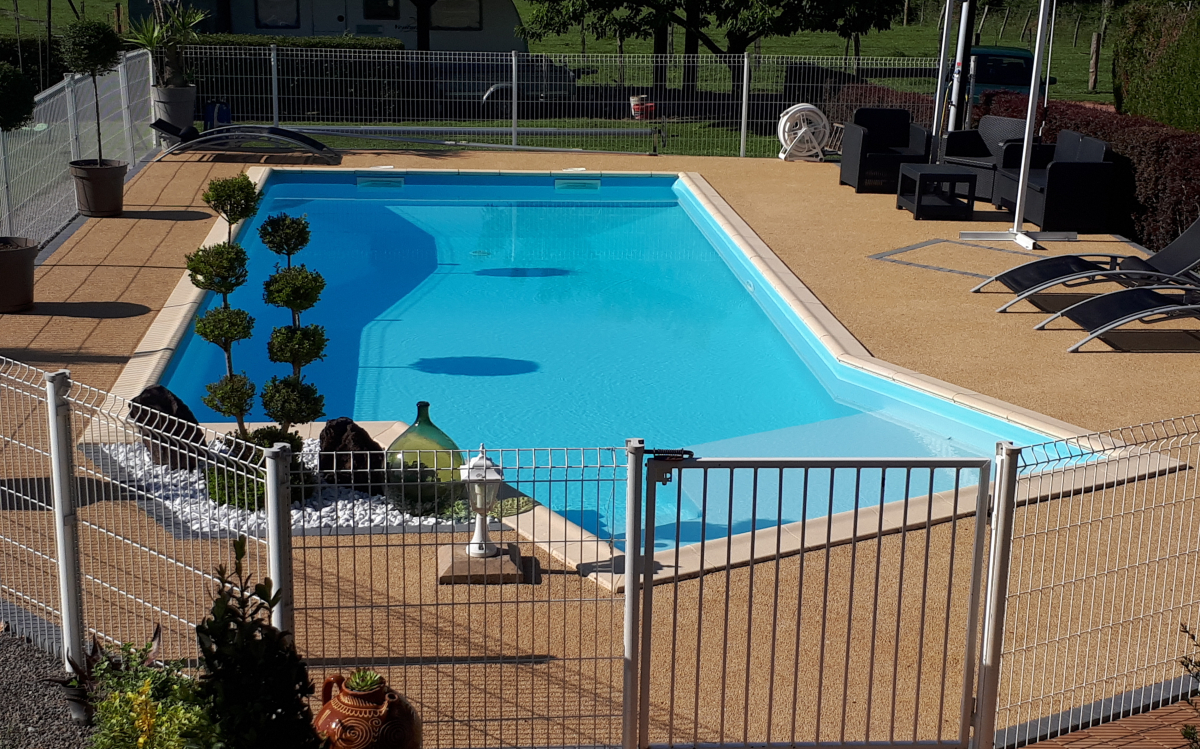 Cration Plage de piscine en Hydrostar  Roanne