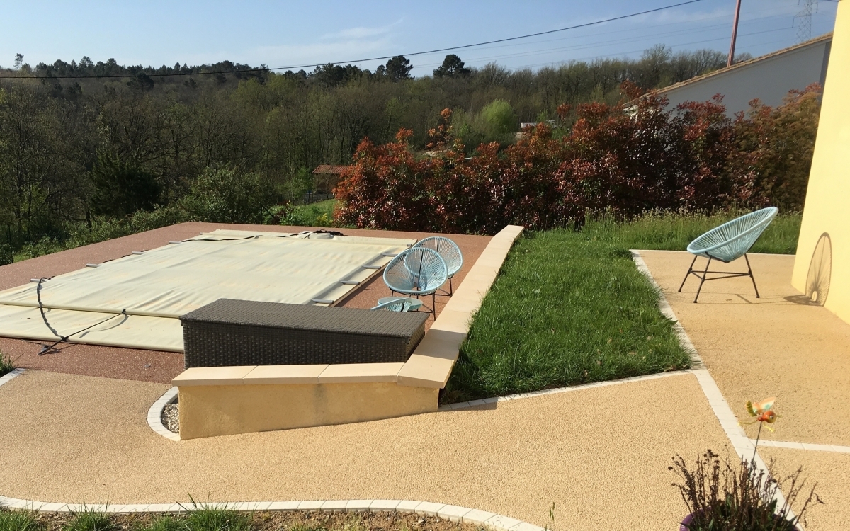 Ralisation Plage de Piscine en Hydrostar  St Astier conue le 30/04/2025