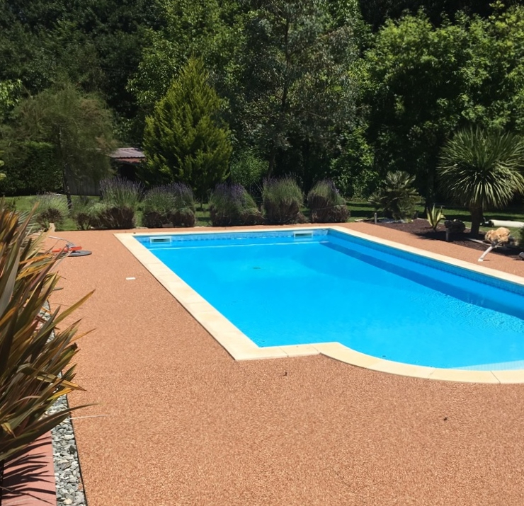 Cration Plage de piscine en Hydrostar  Bascons ralise le 01/10/2018