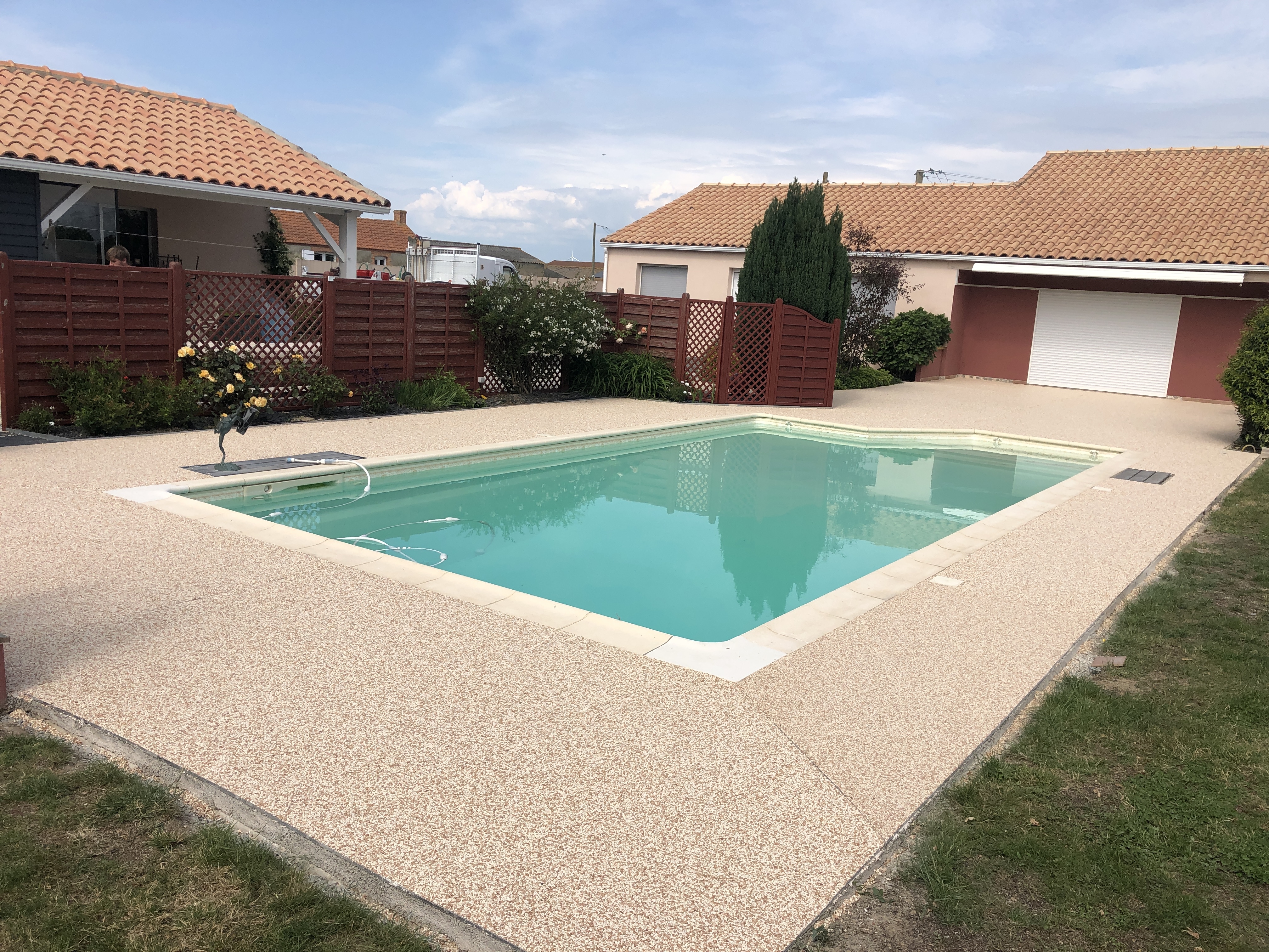 Ralisation Plage de piscine en Hydrostar  - Loire Atlantique conue le 24/06/2019