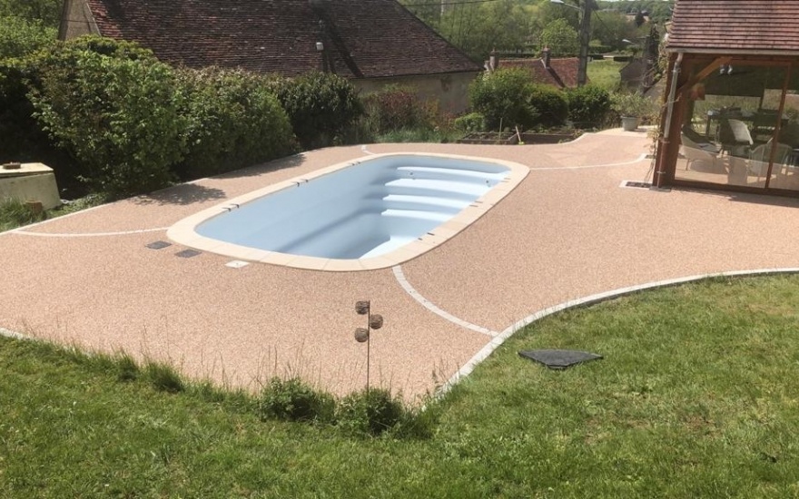 Ralisation Plage de piscine en Hydrostar  - Yonne cre le 12/07/2019