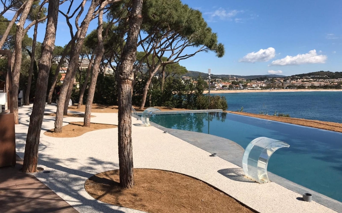 Cration Plage de piscine en Hydrostar  Sant Feliu de Guxols ralise le 28/11/2019