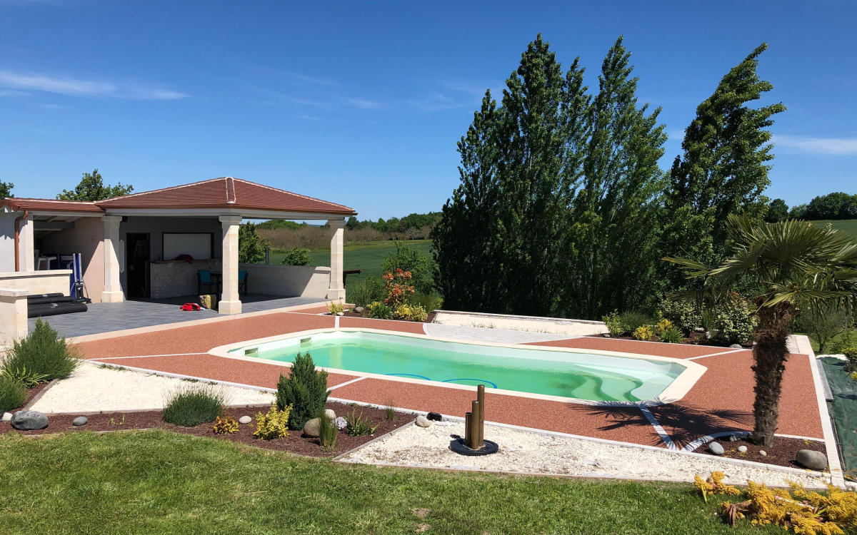 Cration Plage de piscine en Hydrostar - Dordogne conue le 24/04/2020