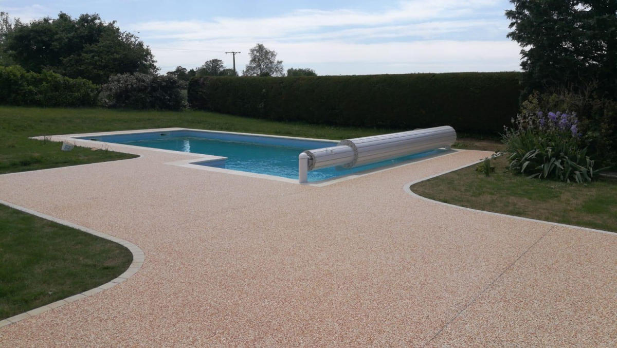 Cration Plage de piscine en Hydrostar  Vonnas conue le 19/05/2020