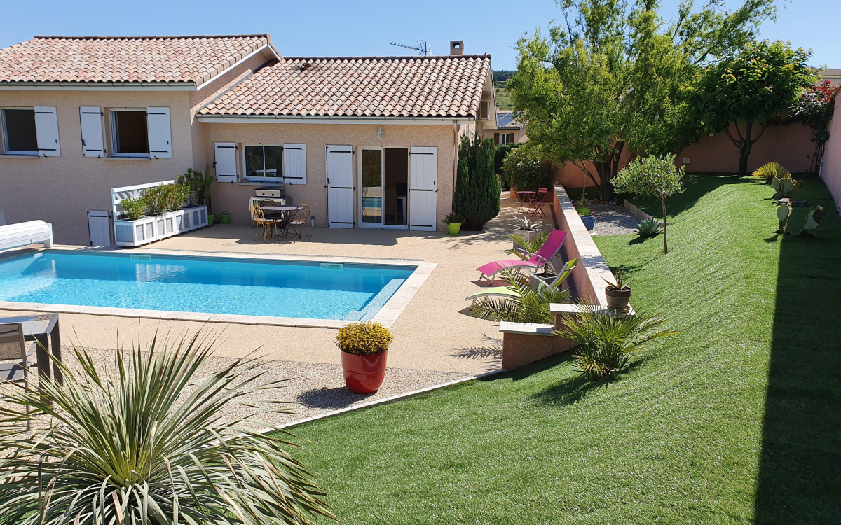 Cration Plage de piscine en Minralstar, Alveostar et DM Green  Tersanne ralise le 15/06/2020