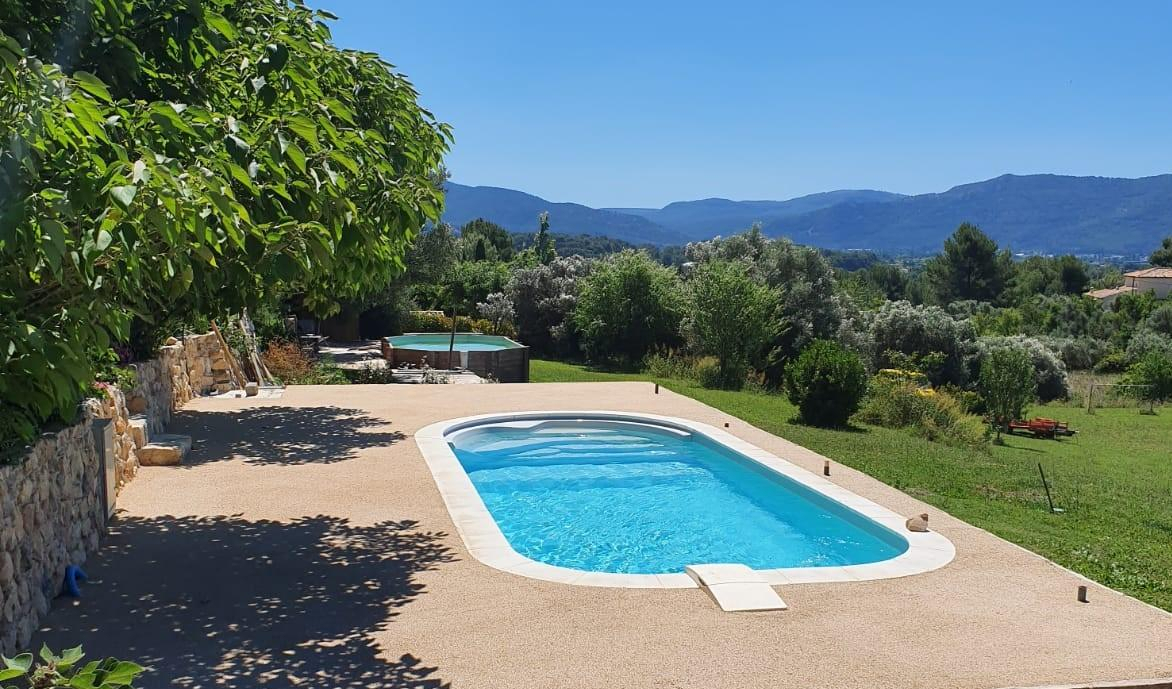 Ralisation Plage de piscine en Minralstar   Aubagne cre le 18/06/2020