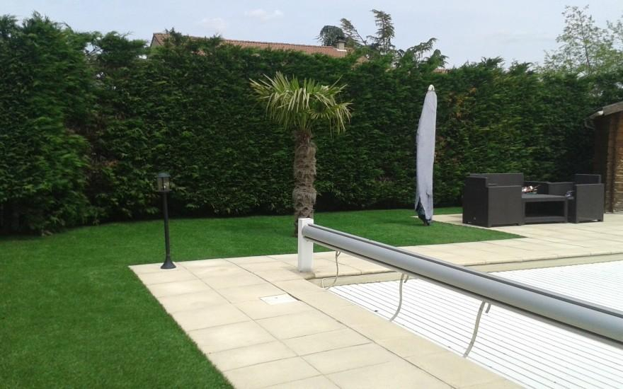 Cration Plage de piscine en DM Green et dallage  Ternay ralise le 01/05/2025