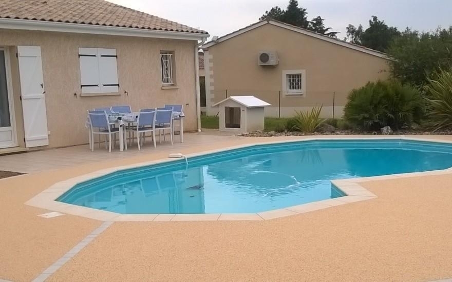 Ralisation Plage de piscine en Minralstar  Marmande