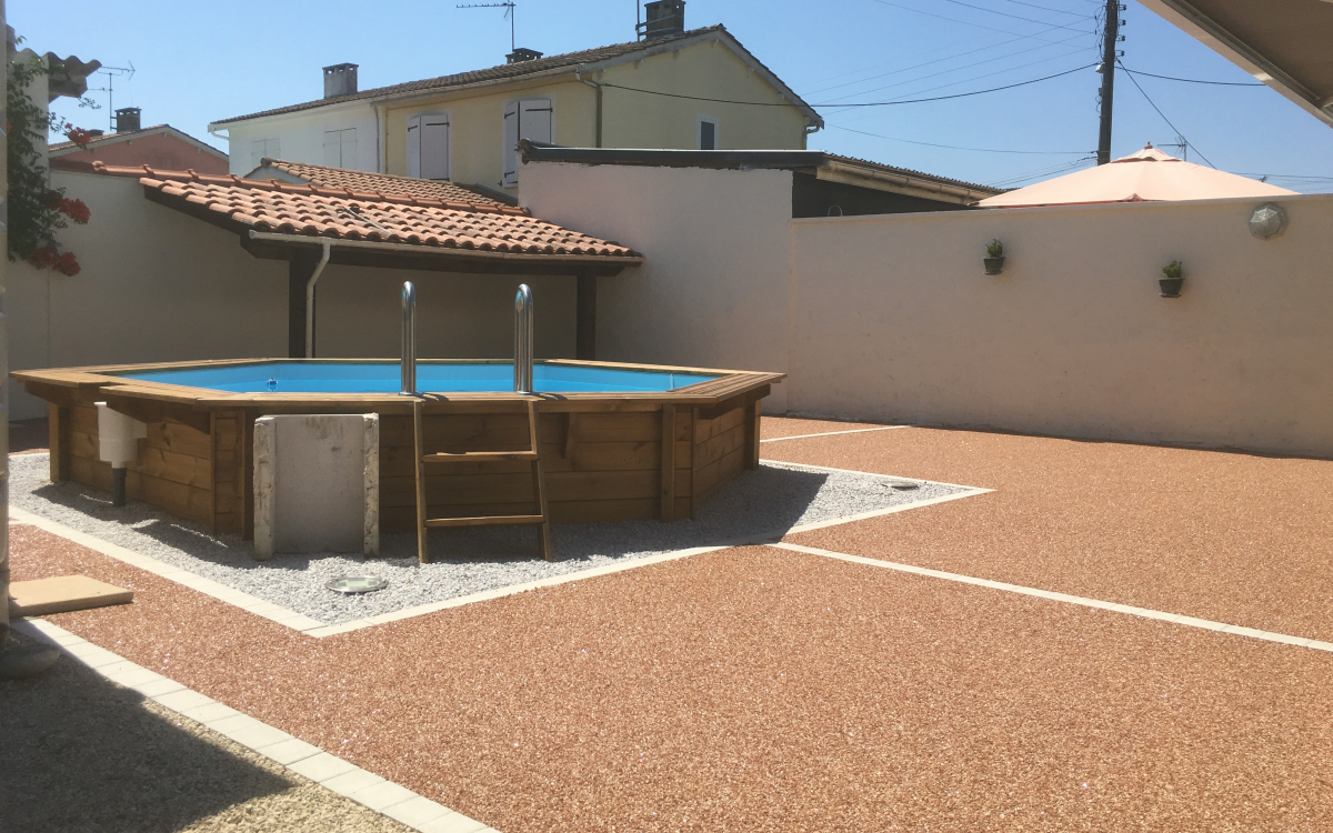 Ralisation Plage de piscine en Hydrostar  Tresses conue le 30/04/2025