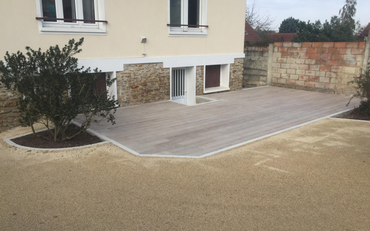 Ralisation Terrasse en Alvostar et Boib  saintry sur seine cre le 11/01/2021