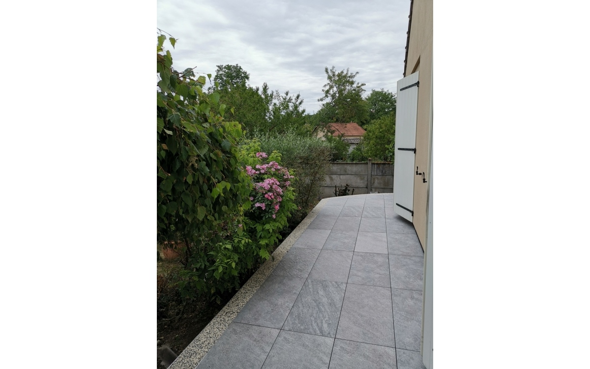 Cration Terrasse en grs crame et Hydrostar - Allier ralise le 22/02/2021