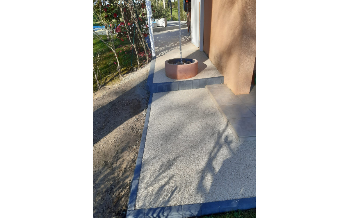 Cration Terrasse en grs crame, Hydrostar et Pav la couture  Lucbardez  ralise le 13/04/2021