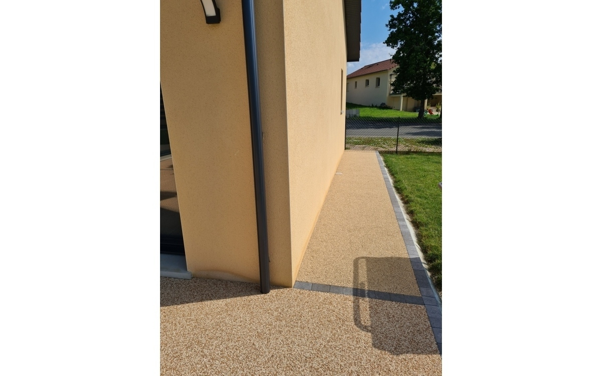 Ralisation Terrasse en Hydrostar et Pav la couture - Cantal conue le 02/07/2021