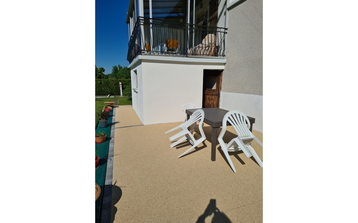 Cration Terrasse en Minralstar  et Pav la couture - Cantal ralise le 02/07/2021