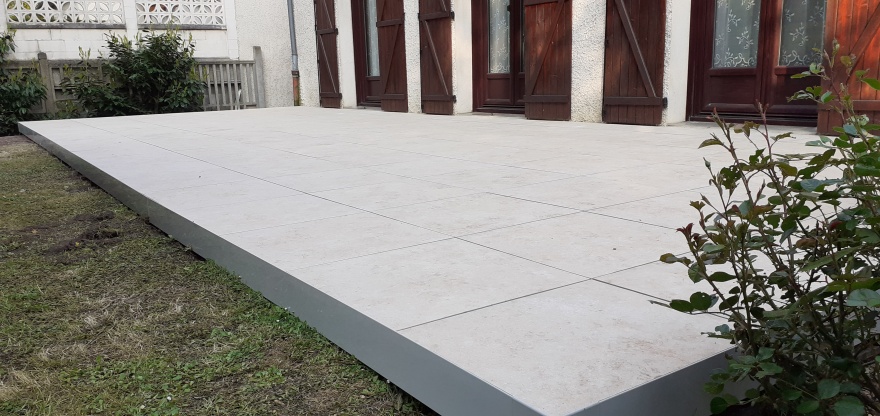 Cration Terrasse en grs crame  VILLECRESNES conue le 21/04/2022