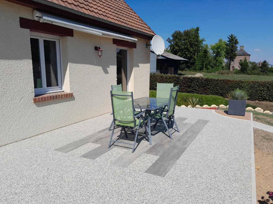 Ralisation Terrasse en grs crame et Hydrostar  ETOTONNE cre le 01/08/2022