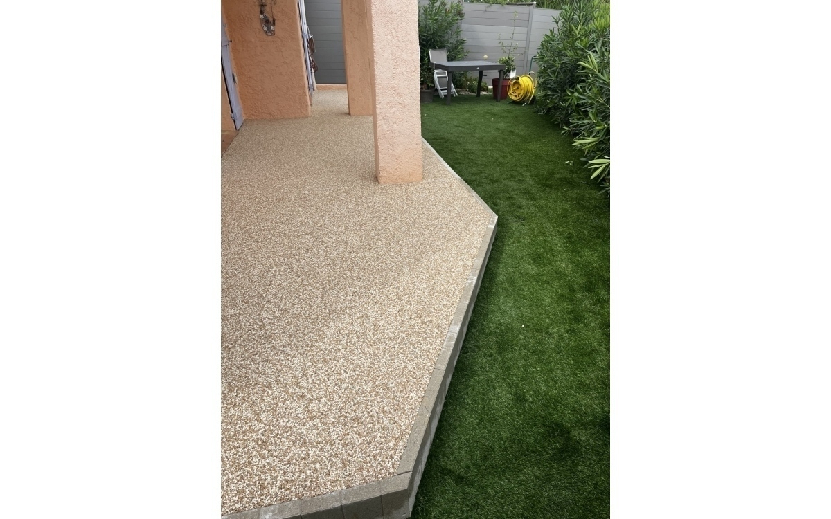 Cration Terrasse en Dm green et Hydrostar - Var ralise le 17/10/2022