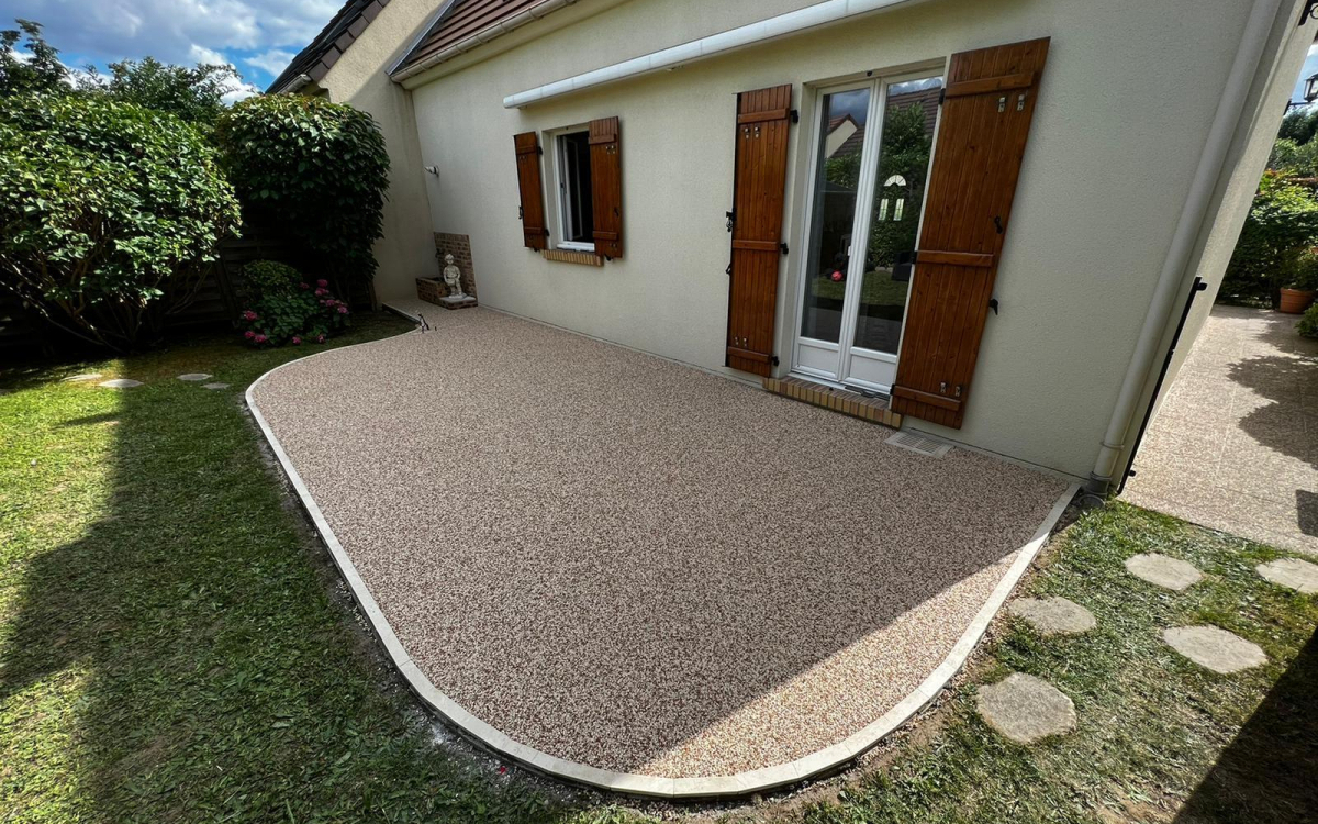 Ralisation Terrasse en Hydrostar dune avec bordurette de marbre  Gonesse  GONESSE cre le 14/06/2022