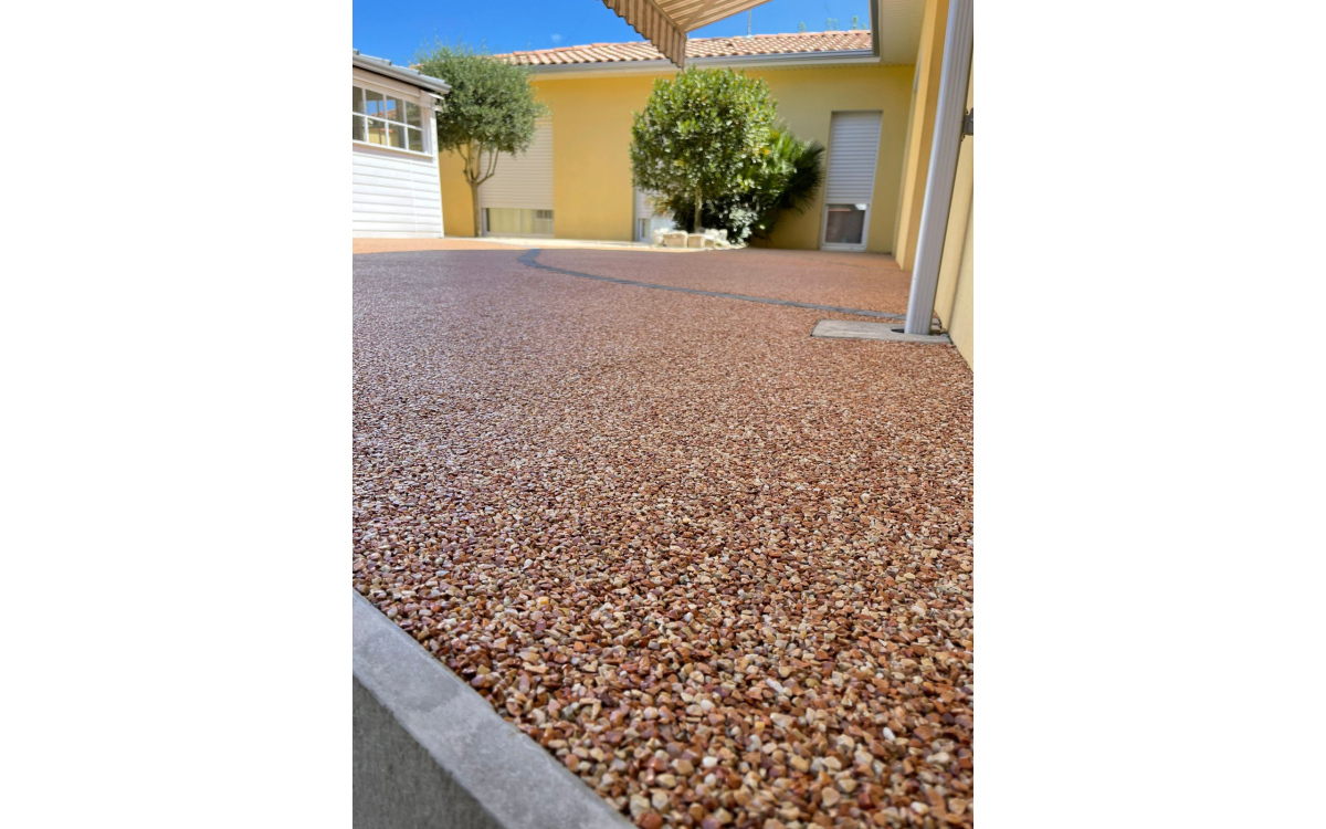 Cration Terrasse en Hydrostar et Pav la couture  LUCBARDEZ ET BARGUES ralise le 12/01/2023