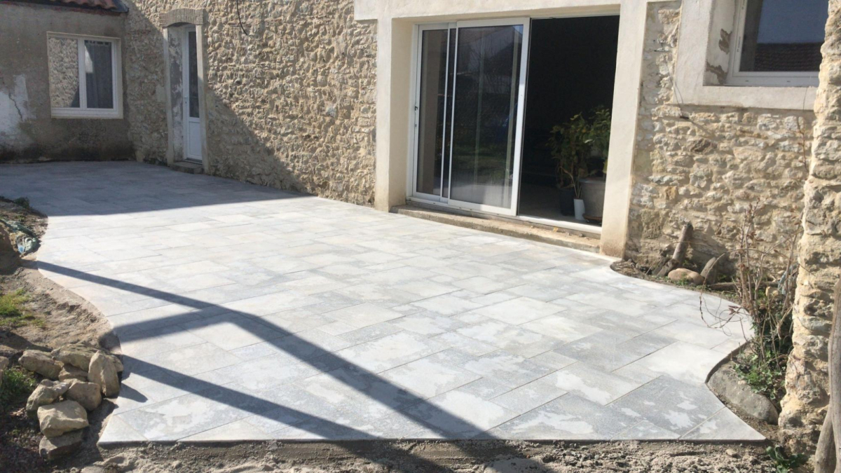 Cration Terrasse en dallage multiformat - Loire Atlantique conue le 03/03/2023