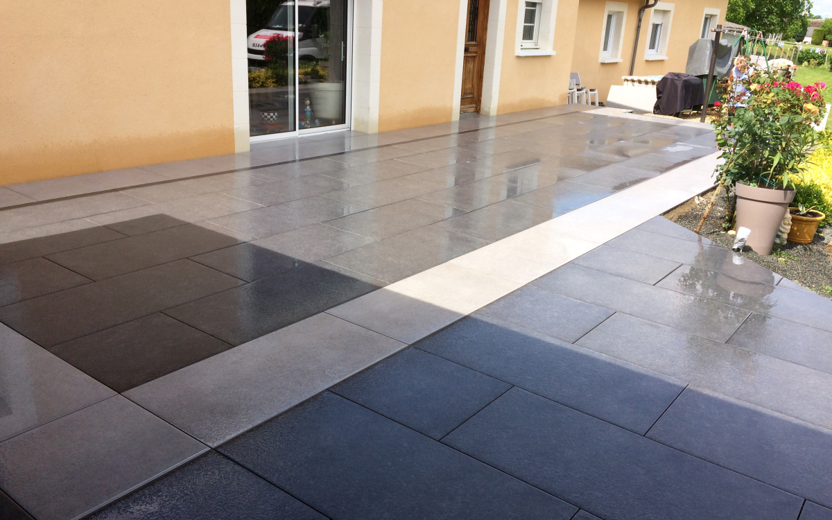 Ralisation Terrasse en pavage dallage  Saint Aubin le depeint cre le 04/05/2023