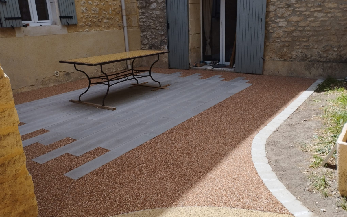 Cration Terrasse en Boib et Hydrostar  MONTELIMAR ralise le 31/05/2023