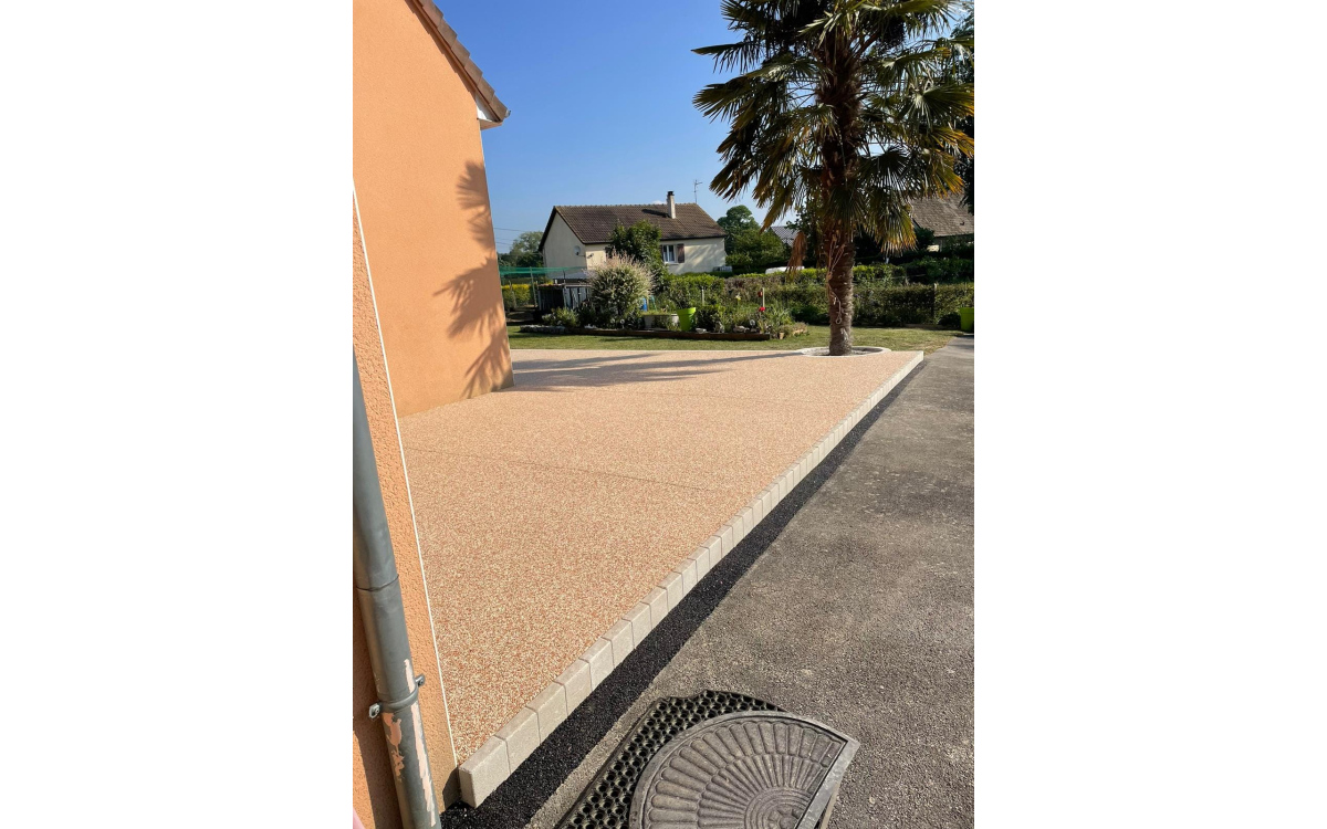 Ralisation Terrasse en Hydrostar et Pav la couture  Messei conue le 31/05/2023