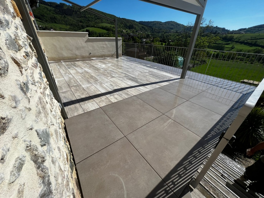 Conception Terrasse en grs crame - Rhne cre le 19/06/2023
