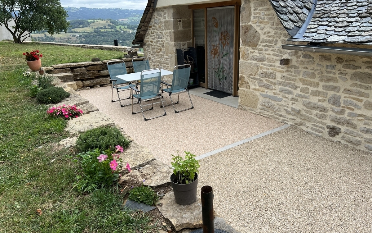 Ralisation Terrasse en Alvostar, Hydrostar et Pav la couture - Aveyron conue le 31/08/2023