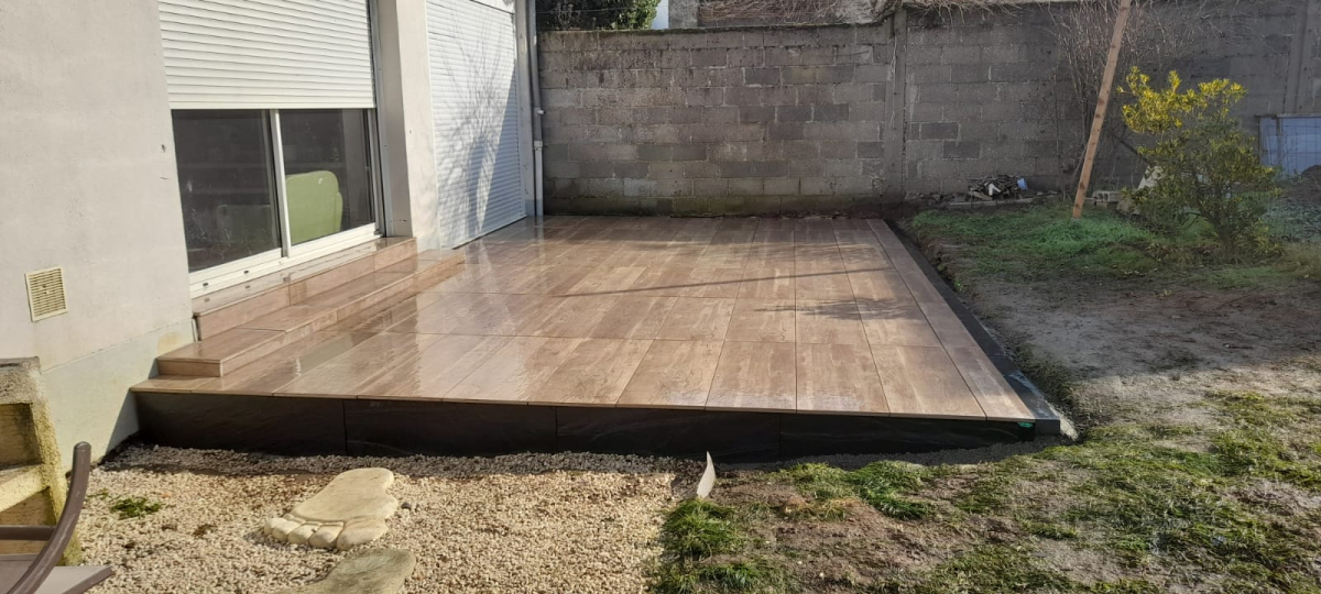 Cr�ation Terrasse en gr�s c�rame � cholet r�alis�e le 30/03/2023