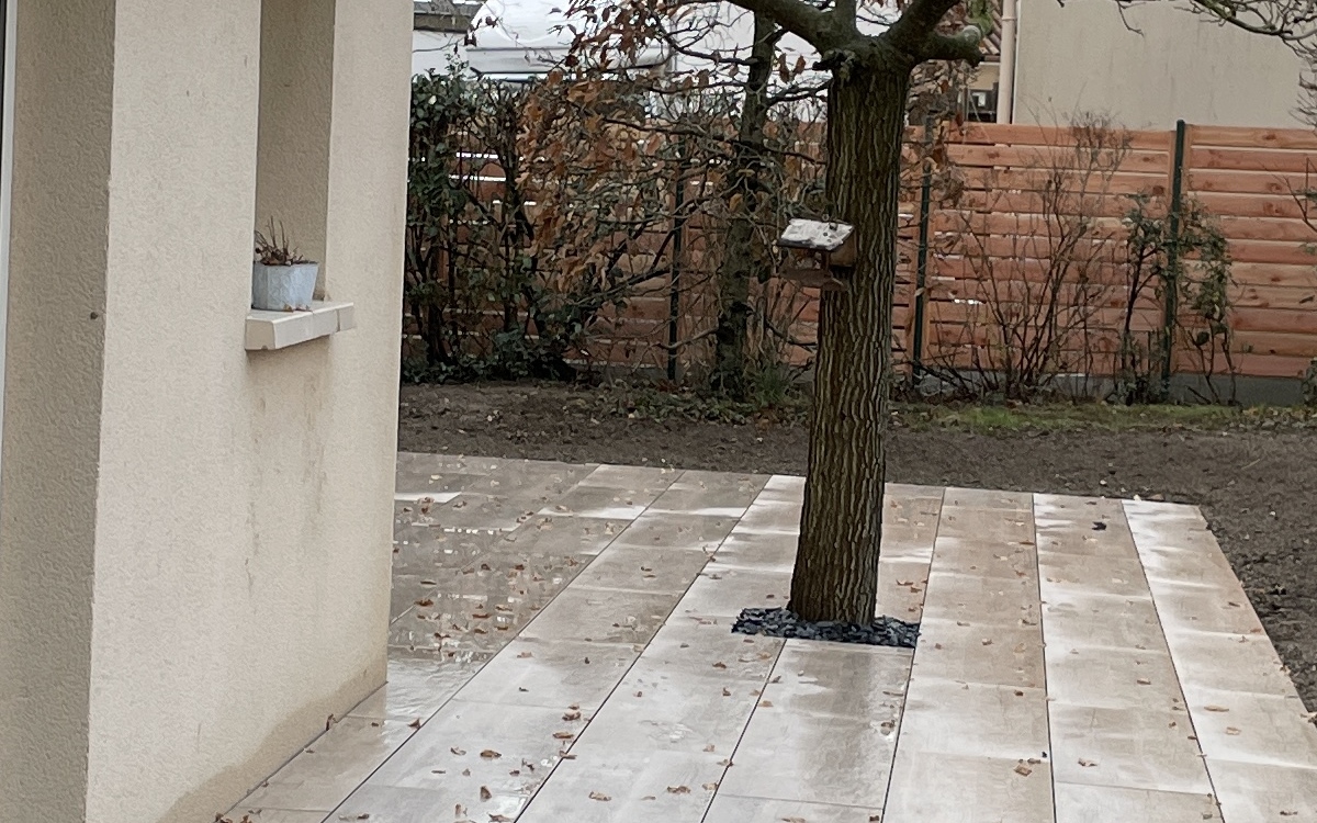 Conception Terrasse en grs crame et terrasse sur plots  chemill en anjou cre le 17/12/2022