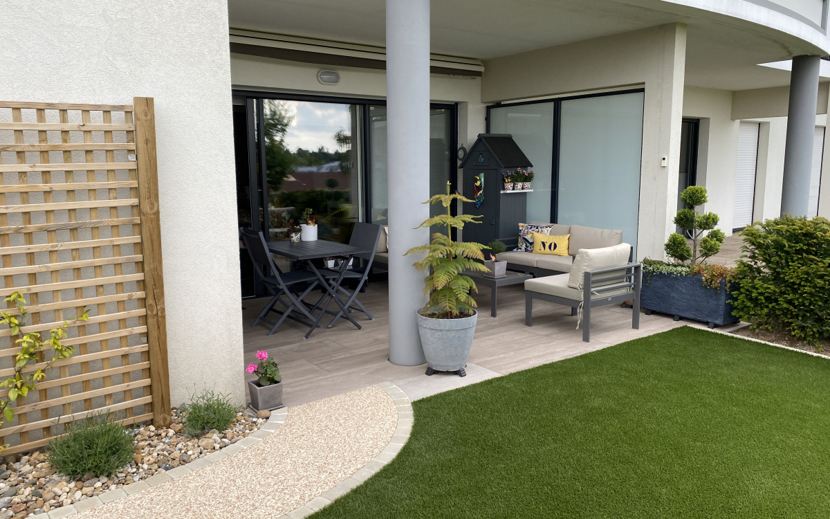 R�alisation Terrasse en gr�s c�rame, Hydrostar� et terrasse sur plots � CHOLET con�ue le 14/09/2023