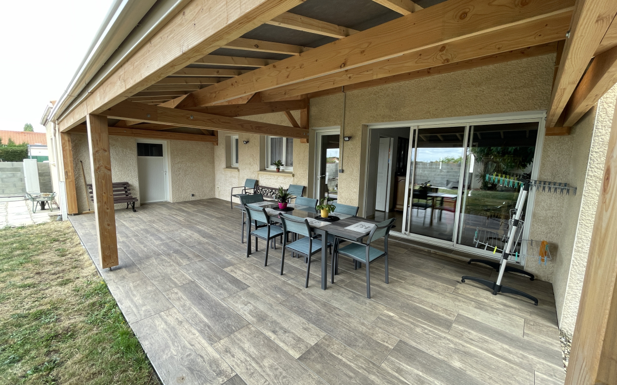 Ralisation Terrasse en grs crame et terrasse sur plots  LA SALLE DE VIHIERS cre le 25/07/2023