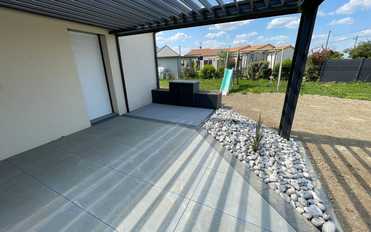 Conception Terrasse en bton decoratif, dallage multiformat, Hydrostar et Pav la couture  CHEMILLE cre le 30/06/2023