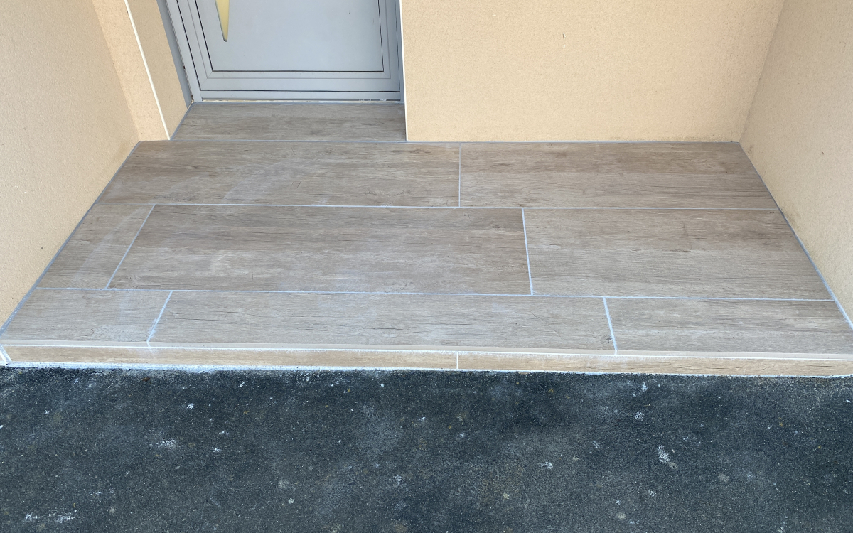 Ralisation Terrasse en grs crame et terrasse sur plots  St Christophe du bois conue le 23/02/2021