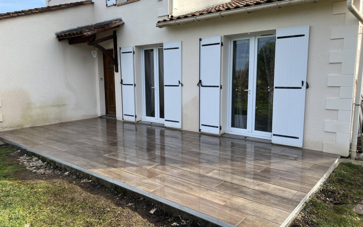 Ralisation Terrasse en Dm profil  antonne et trigonnant conue le 24/10/2023