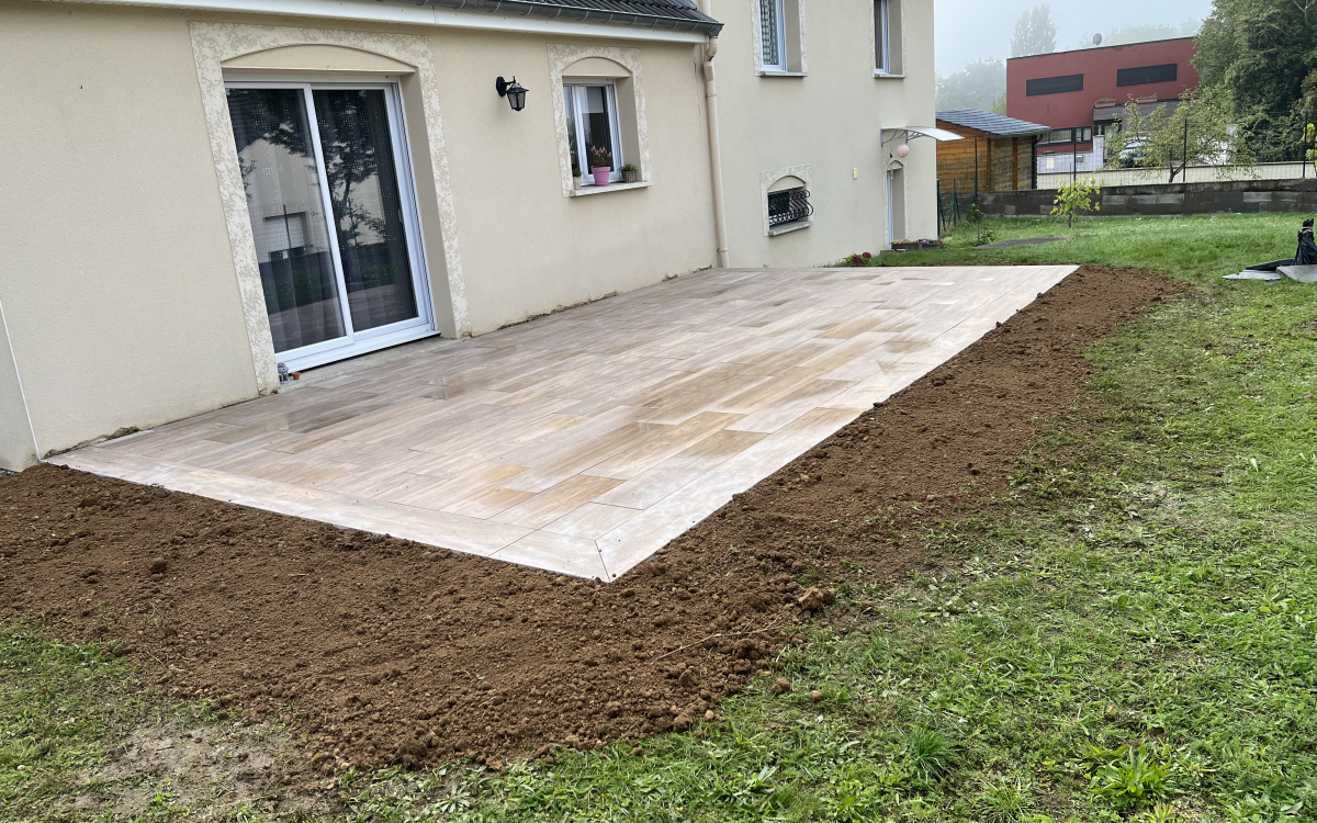 Ralisation Terrasse en grs crame aspect bois  Dommartin les toul  conue le 17/11/2023