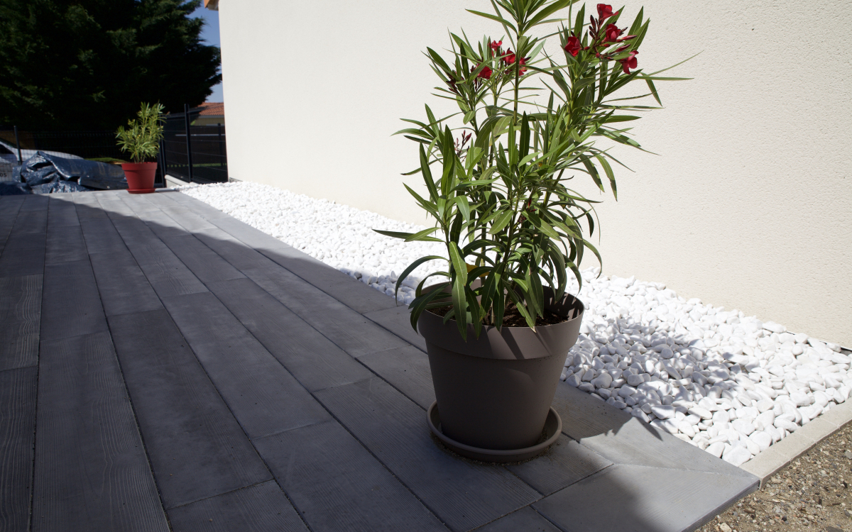 Ralisation Terrasse en Boib Basalte conue le 24/11/2023