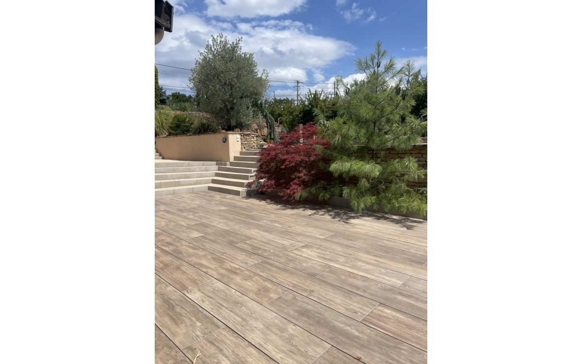 Cration Terrasse en grs crame et Hydrostar - Rhne conue le 24/01/2024