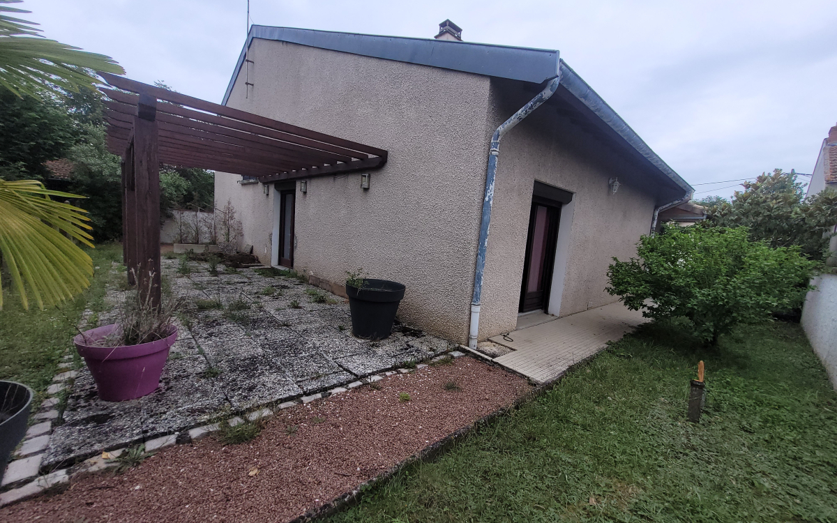 Ralisation Terrasse en dallage sur plots - Loire cre le 23/01/2024